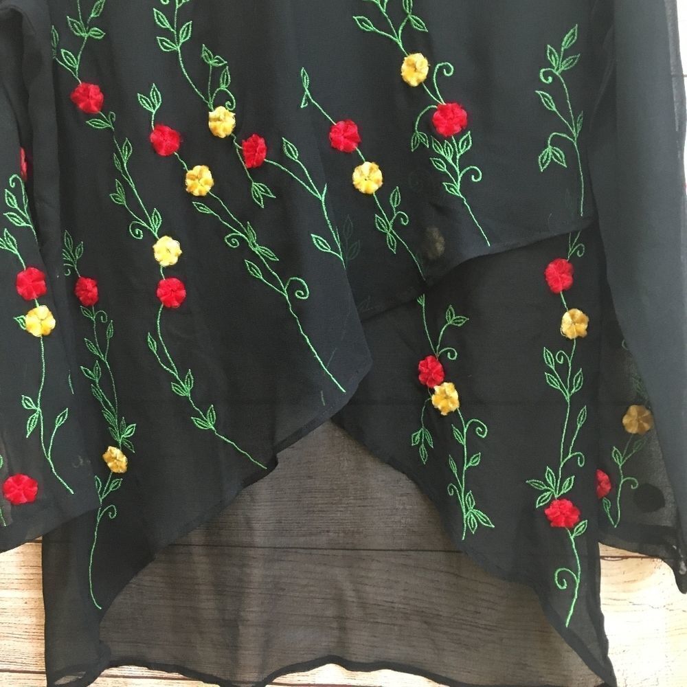 VINTAGE MARISOL EMBROIDERED TOP IN BLACK - Picture 6 of 8